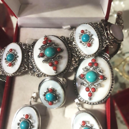 серебряный браслет +с перламутром