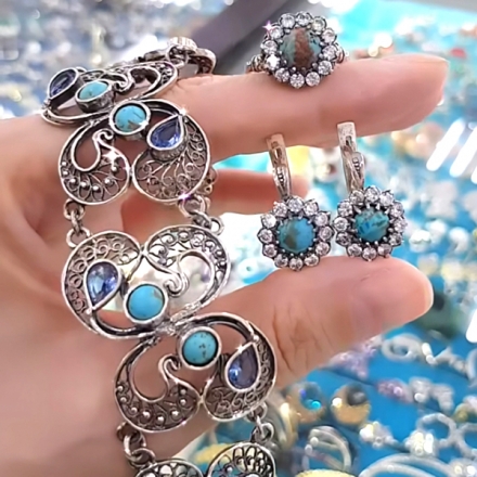 жесткий браслет из серебра женский