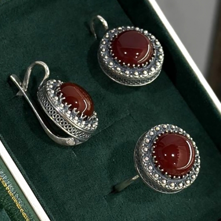 серьги с сердоликом