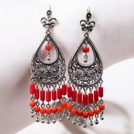 серебряные серьги камнями длинные