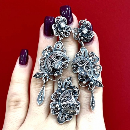 серьги серебряные длинные висячие с камнями