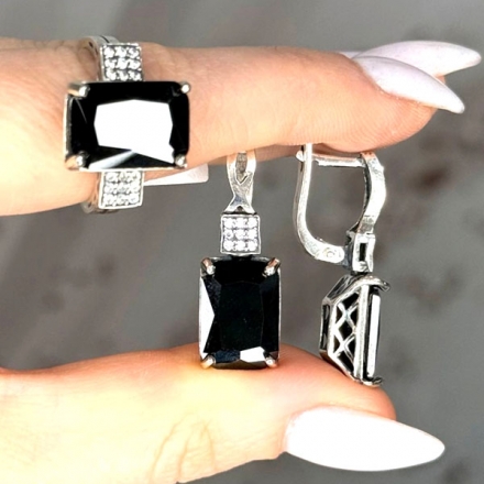 серебряные серьги зеленые