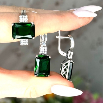 серебряные серьги зеленые