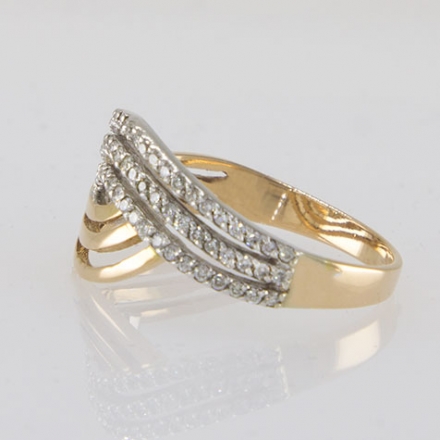 легкое кольцо с бриллиантами
