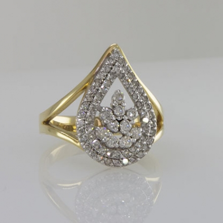 красивое бриллиантовое кольцо