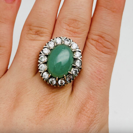 серебряные серьги +с красным камнем