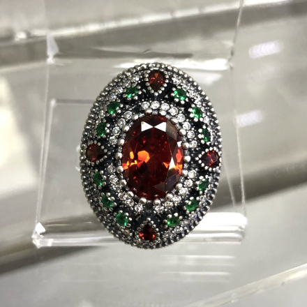 серебряные серьги с крупным камнем
