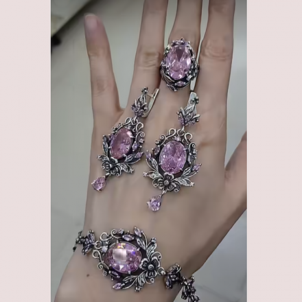 серебряные серьги с розовым камнем