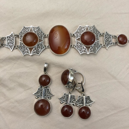 купить крупные серьги +с крупными камнями бижутерия
