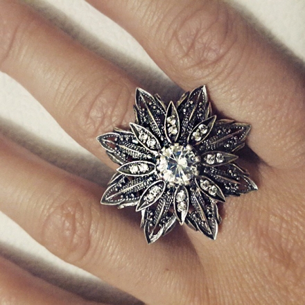 серебряное кольцо +с цветком