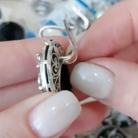 серебряные серьги с черным