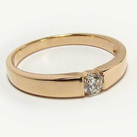 женское обручальное кольцо +с бриллиантом