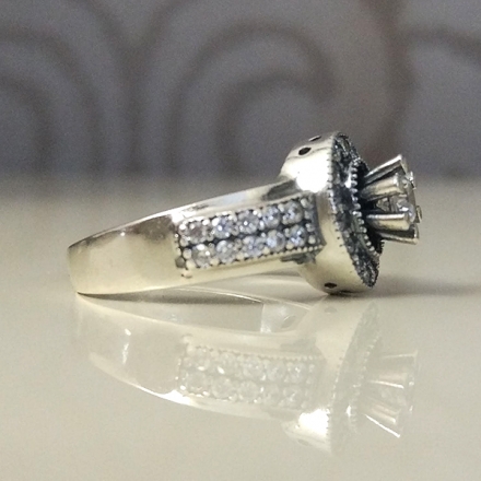 купить кольцо серебро +с фианитами