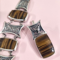 серебряный браслет +с тигровым глазом