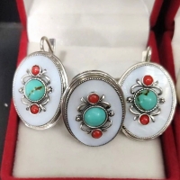 серьги +с крупным камнем серебро
