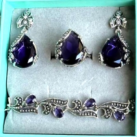 Серьги+ кольцо висячие с камнями