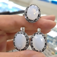 Серебряные серьги+ кольцо с зелеными камнями