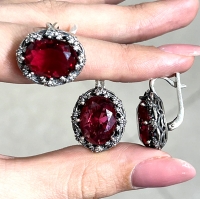 Серебряные серьги+ кольцо с зелеными камнями