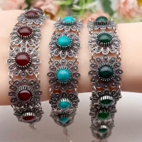 браслет из серебра с лунным камнем