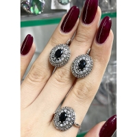 серебряные серьги кольца с камнями