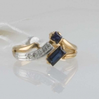 золотое кольцо с сапфиром  и бриллиантами