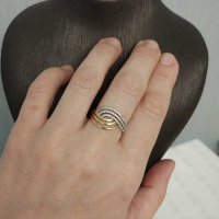 кольцо +с россыпью бриллиантов фото
