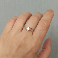 кольцо +с большим бриллиантом