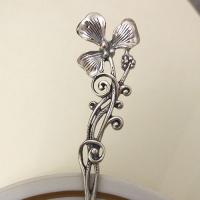 Серебряная чайная ложка "Игривый цветок"