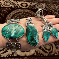 серебряные серьги с натуральными камнями