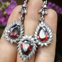 серьги красные