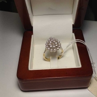 Кольцо с бриллиантами в форме капли