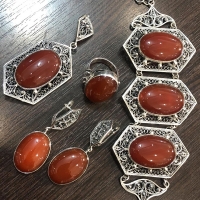 Серебряные украшения с сердоликом