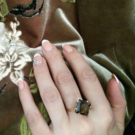 Серьги и кольцо из золота  с раухтопазом