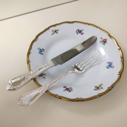 нож столовый серебро
