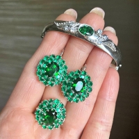 кольцо +с зеленым камнем +в серебре купить