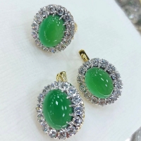 Серьги+ кольцо с зеленым камнем