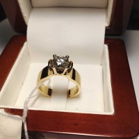 кольцо +с крупным бриллиантом