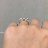 кольцо с 3 бриллиантами