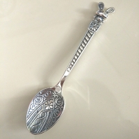 сувенирная серебряная ложка